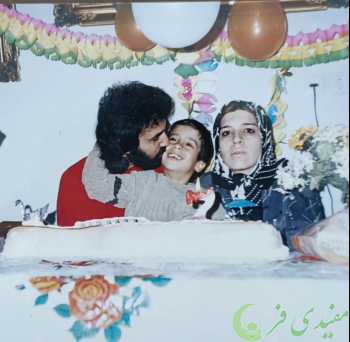 منع بوسه بر دست واعظ ریا کار